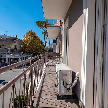 Monteverdi Lägenhetshotell Riccione